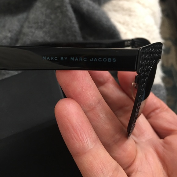 100% authentic Marc Jacobs Perforated Metal Mirrored Sunglasses - Picture 8 of 10